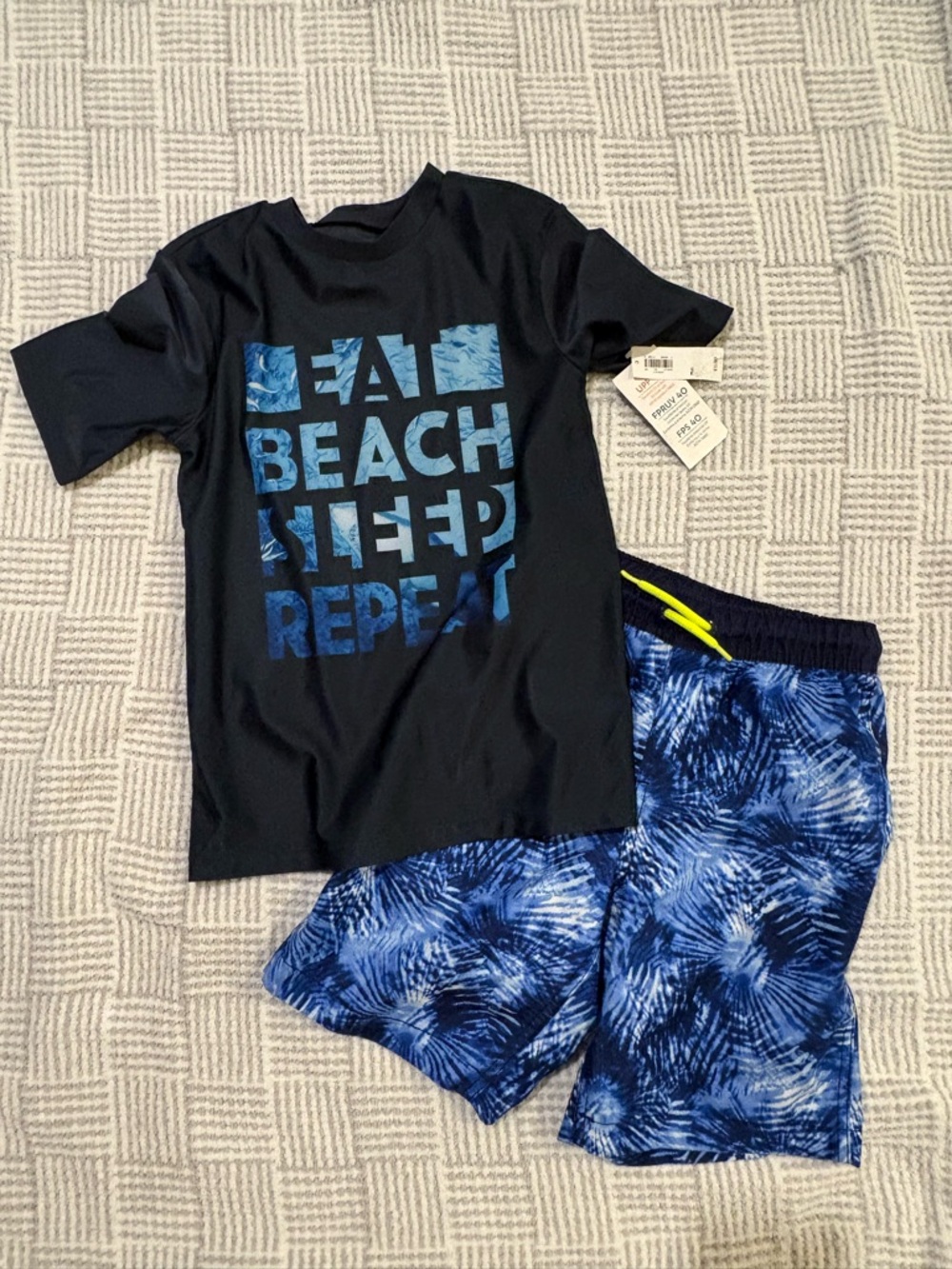 🧵 Boys Rash Guard & Swim Trunks
